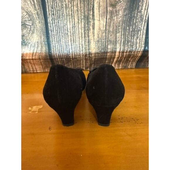 Stuart Weitzman Women's Black Suede Block Heel Pumps Size 7 Vintage - Picture 7 of 8